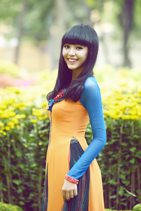 Mẫu nhí Bảo Trân đi du xuân. Năm nay Bảo Trân bước vào tuổi 14. Cô là một trong những người mẫu trẻ nhất của làng thời trang Sài Gòn (Theo VnExpress) Xem thêm: Lê Hoàng Bảo Trân Mẫu nhí Bảo Trân đi du xuân. Năm nay Bảo Trân bước vào tuổi 14. Cô là một trong những người mẫu trẻ nhất của làng thời trang Sài Gòn (Theo VnExpress) Xem thêm: Lê Hoàng Bảo Trân