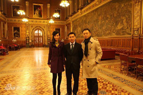 Lý Băng Băng đi thăm Cung điện Westminster. Ảnh: Sina. Lý Băng Băng đi thăm cung điện hoàng gia Anh. Ảnh: Sina.