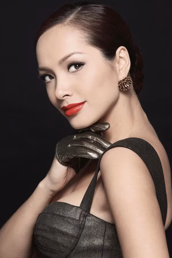 Giám khảo Vietnam's Got Talent Thúy Hạnh chia sẻ, khán giả đang có chút hiểu nhầm về chương trình truyền hình thực tế này. ''Tôi nghĩ, làm giám khảo giống như làm dâu trăm họ, có người thích, người không. Got Talent không giống như nhiều cuộc thi tài năng khác khi các thí sinh ở nhiều lứa tuổi và là những thí sinh không chuyên. Chính vì thế, khi nhận xét về phần trình diễn, chúng tôi ít sử dụng những lời nói mạnh hay gay gắt vì thực tế người Việt chúng ta không quen với những lời chê, đặc biệt là chê thẳng thừng. Không ít thí sinh đã giận ban giám khảo vì chê họ''.