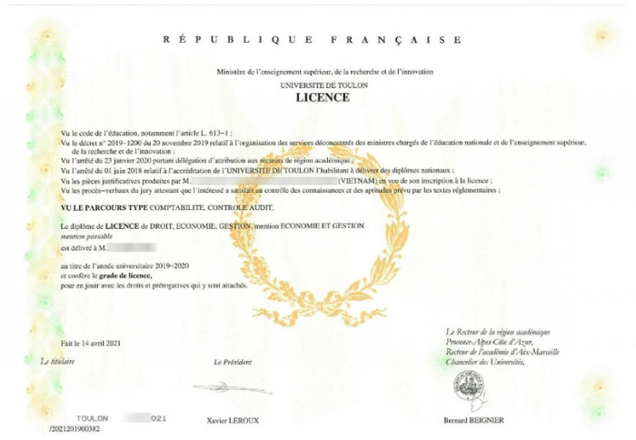 Bằng do Đại học Toulon (Cộng hòa Pháp) cấp cho sinh viên tốt nghiệp chương trình liên kết quốc tế. Ảnh chụp màn hình website Học viện Tài chính. Bằng do Đại học Toulon (Cộng hòa Pháp) cấp cho sinh viên tốt nghiệp chương trình liên kết quốc tế. Ảnh chụp màn hình website Học viện Tài chính.