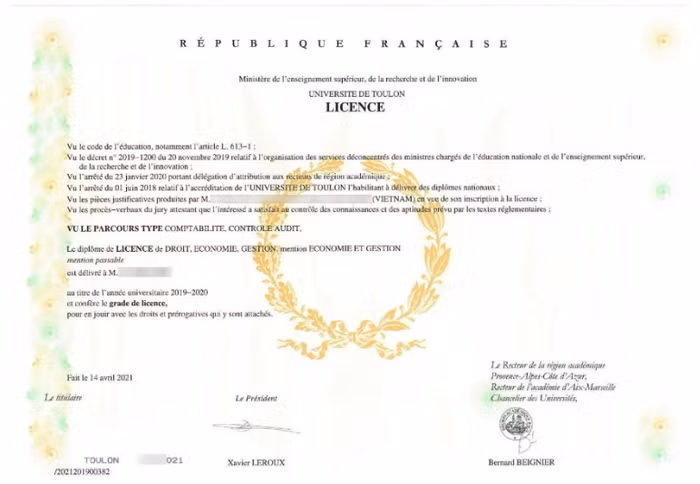 Bằng do Đại học Toulon (Cộng hòa Pháp) cấp cho sinh viên tốt nghiệp chương trình liên kết quốc tế. Ảnh chụp màn hình website Học viện Tài chính.