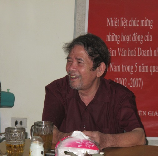 Nhà Văn Lê Lựu, người viết nhiều tác phẩm về người Hải Phòng và tội phạm Hải Phòng. Nhà Văn Lê Lựu, người viết nhiều tác phẩm về người Hải Phòng và tội phạm Hải Phòng.