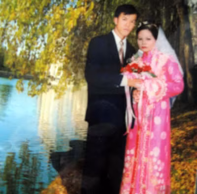 Niềm hạnh phúc bên chồng trong ngày cưới của Mai.