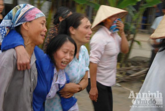 Thê lương 3 bé gái chết đuối trong hố nước công trường ảnh 5 Thê lương 3 bé gái chết đuối trong hố nước công trường ảnh 5