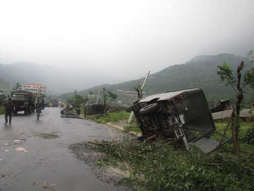 Trực thăng, tàu cứu hộ và 5.000 người ứng phó sóng thần ảnh 7 Trực thăng, tàu cứu hộ và 5.000 người ứng phó sóng thần ảnh 7