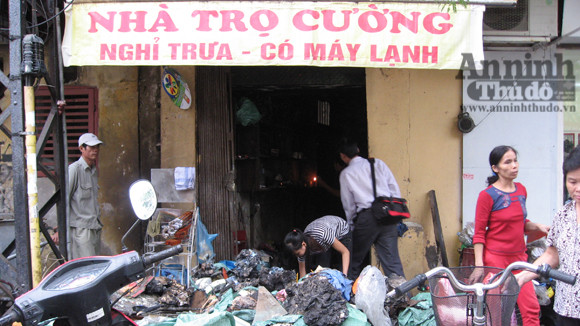 Cửa hàng tạp hóa xảy cháy nằm trên phố Phủ Doãn
