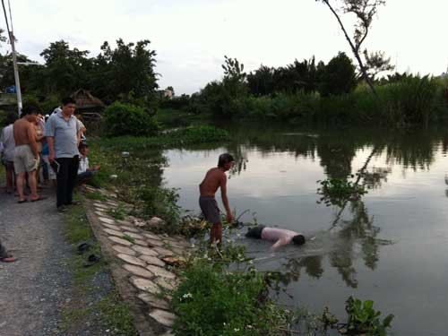 TPHCM: Nghi án giết người thả trôi sông ảnh 1 TPHCM: Nghi án giết người thả trôi sông ảnh 1