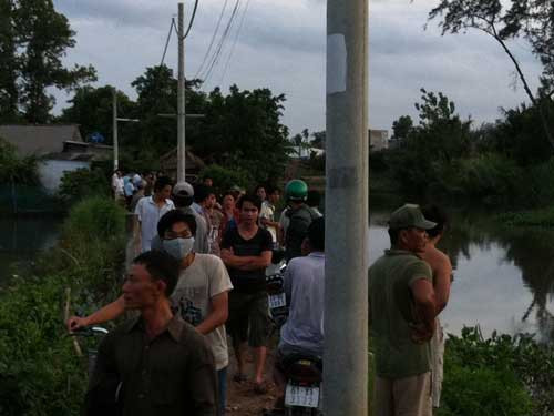 TPHCM: Nghi án giết người thả trôi sông ảnh 2 TPHCM: Nghi án giết người thả trôi sông ảnh 2