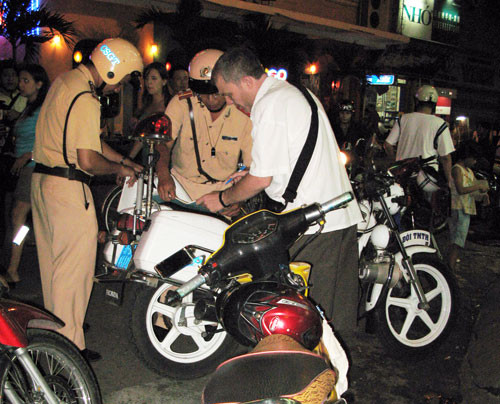 Xe không chính chủ: Không chạy xe, vẫn bị phạt ảnh 1 Không chạy xe, vẫn bị phạt