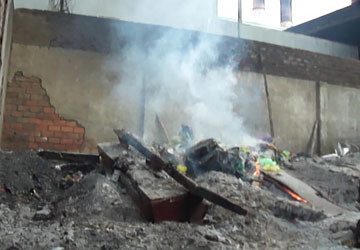 Sống chung với khói thiêu tử thi ảnh 1