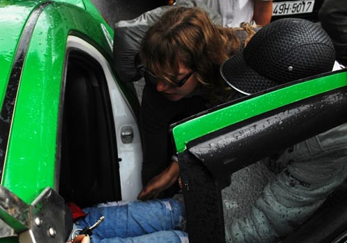 Khách Tây cứu người bị nạn bất tỉnh giữa phố, Tin tức trong ngày, cuu nguoi tai nan, khach tay, tai nan giao thong, so cuu, cuu nguoi bi nan, bao, tin tuc, tin hot, tin hay, vn