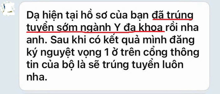 Tin nhắn của nhà trường gửi thí sinh. Ảnh: NVCC gdvn-y khoa 4.jpg