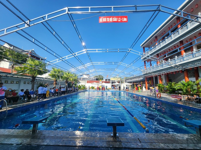 Nhà trường đã lập kế hoạch, phân công giáo viên giảng dạy, liên hệ bể bơi để phục vụ công tác giảng dạy (Ảnh: Phạm Linh)