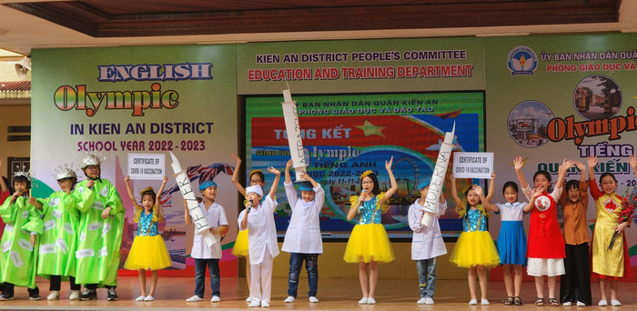 Học sinh tiểu học diễn kịch bằng tiếng Anh (Ảnh: Phạm Linh) Học sinh tiểu học diễn kịch bằng tiếng Anh (Ảnh: Phạm Linh)