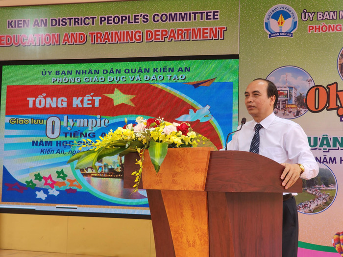 Phó Giám đốc Sở Giáo dục và Đào tạo Hải Phòng đánh giá cao công tác tổ chức dạy và học tiếng Anh của ngành giáo dục quận Kiến An (Ảnh: Phạm Linh) Phó Giám đốc Sở Giáo dục và Đào tạo Hải Phòng đánh giá cao công tác tổ chức dạy và học tiếng Anh của ngành giáo dục quận Kiến An (Ảnh: Phạm Linh)