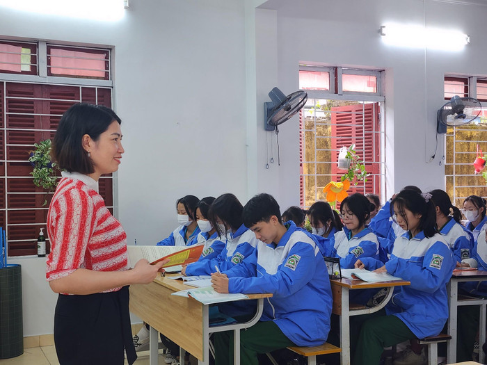 Chương trình mới sẽ kết hợp kết quả đánh giá phong cách học và năng lực vận dụng kiến thức trong quá trình giáo dục và tổng kết cuối kỳ, cuối năm học (Ảnh: Phạm Linh) Chương trình mới sẽ kết hợp kết quả đánh giá phong cách học và năng lực vận dụng kiến thức trong quá trình giáo dục và tổng kết cuối kỳ, cuối năm học (Ảnh: Phạm Linh)