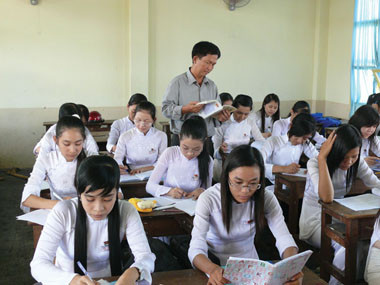 Giảm định mức giờ dạy của giáo viên sao không tăng định mức biên chế viên chức? ảnh 2 Giảm định mức giờ dạy của giáo viên sao không tăng định mức biên chế viên chức? ảnh 2