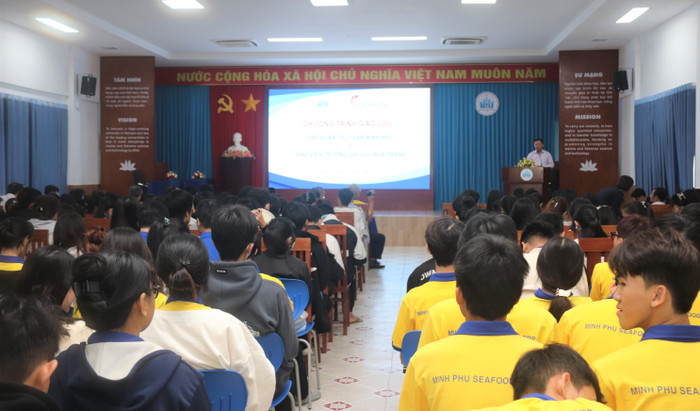 Trường Đại học Nha Trang phối hợp cùng Tập đoàn Thủy sản Minh Phú tổ chức chương trình giao lưu với sinh viên các chương trình đào tạo Minh Phú - NTU và ngành Nuôi trồng Thủy sản. Ảnh: Website nhà trường. cty-minh-phu-8-241223102250.jpg