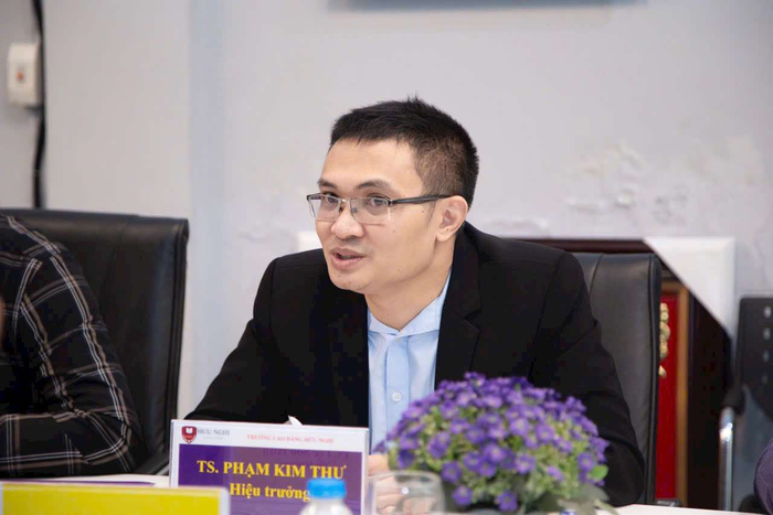 Tiến sĩ Phạm Kim Thư - Hiệu trưởng Trường Trung học phổ thông Mai Hắc Đế. Ảnh: NVCC. ts-pham-kim-thu-1951-3705.png