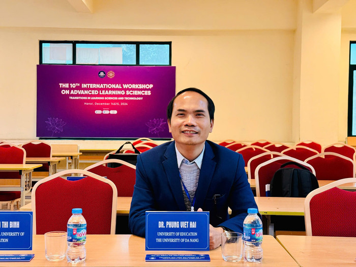 Tiến sĩ Phùng Việt Hải, Phó trưởng khoa Vật lí, Trường Đại học Sư phạm (Đại học Đà Nẵng). Ảnh: NVCC. 470193020_8515116858586053_1951629343199081214_n.jpg