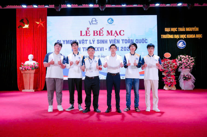 Đội tuyển Olympic Vật lý sinh viên Trường Đại học Công nghệ đạt giải cao tại Olympic Vật lý sinh viên toàn quốc các năm. Ảnh: NTCC. z6372367649572_a767c223069cf2486523417bb1b3d4d0.jpg