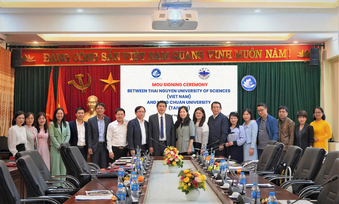 Lễ ký kết hợp tác giữa Trường Đại học Khoa học và Đại học Minh Truyền. Ảnh: NTCC. z6418841115014_fb8541304a5ac4143f3ff01b5e4f28cf.jpg