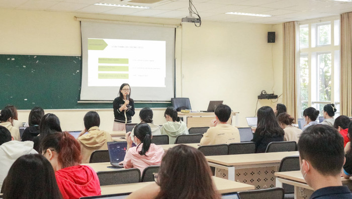 Từ năm 2022, Trường Đại học Kinh tế Đà Nẵng bắt đầu tuyển sinh chương trình đào tạo cử nhân Kinh doanh quốc tế giảng dạy bằng tiếng Anh. Ảnh: NTCC 420063950_941512720732738_2910938353095401799_n.jpg