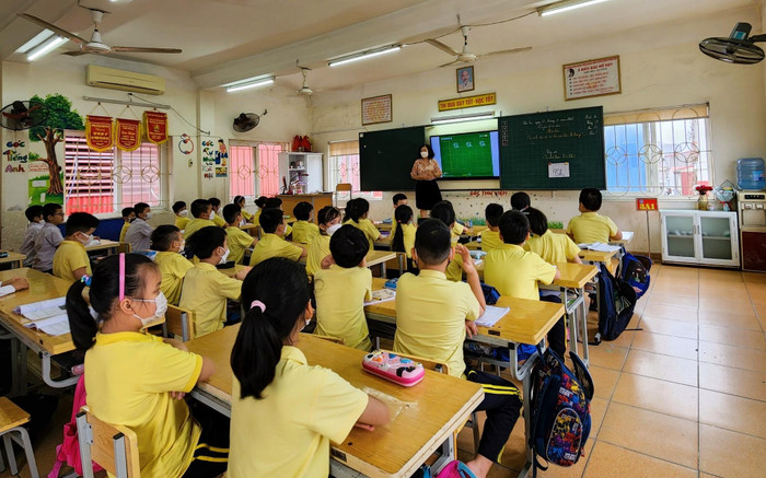 Đẩy mạnh công tác tuyên truyền tới phụ huynh, Trường Tiểu học Trần Văn Ơn vươn lên top đầu của quận Hồng Bàng về số lượng học sinh học trực tiếp (Ảnh: Phạm Linh)