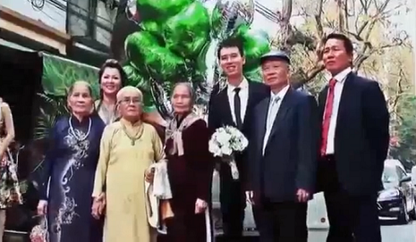 Nhà trai đến đón dâu.