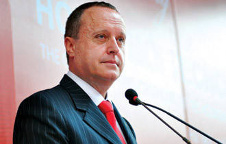 Ông Simon Morris đã nói lời chia tay với Techcombank sau hơn 1 năm giữ chức CEO. Ảnh: vnexpress.net Ông Simon Morris đã nói lời chia tay với Techcombank sau hơn 1 năm giữ chức CEO. Ảnh: vnexpress.net