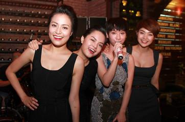 Và vui vẻ hát hò bên bạn bè.