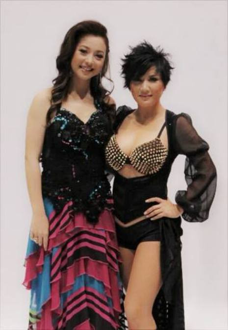 Bà mẹ ba con cùng Jennifer Phạm Bà mẹ ba con cùng Jennifer Phạm