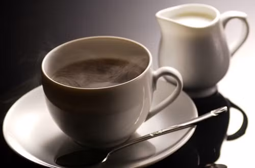 Không nên uống quá 2 ly cà phê mỗi ngày.