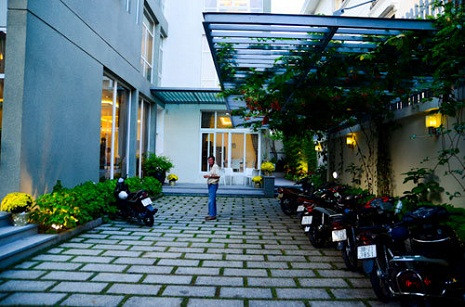 Lối vào nhà rất rộng và thoáng đãng.