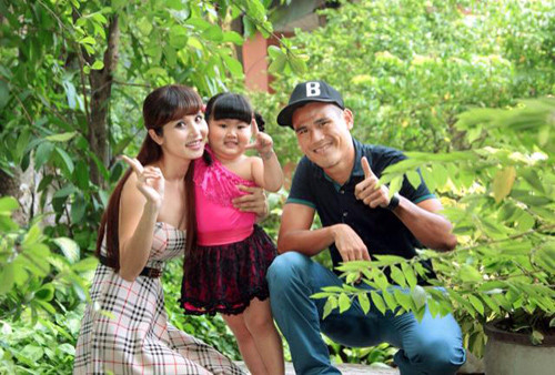 Sau khi sinh em bé, Thảo Trang tích cực tập luyện để có thân hình mảnh mai.