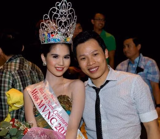 Ngọc Trinh và ông bầu Vũ Khắc Tiệp trong ngày đăng quang cuộc thi Hoa hậu người Việt hoàn cầu tại Mỹ.