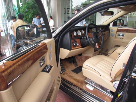 Nội thất bên trong chiếc xe.