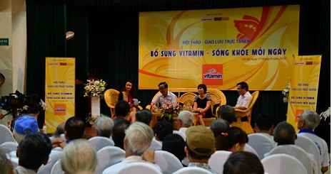 Hội thảo - giao lưu trực tuyến với chủ đề "Bổ xung vitamin - Sống khỏe mỗi ngày".