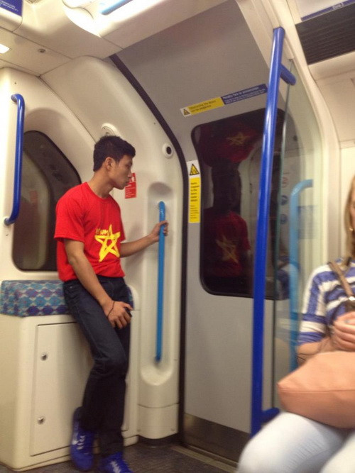 "Running man" trên tàu điện ngầm "Running man" trên tàu điện ngầm