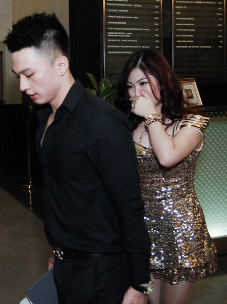 Họ nhanh chóng ra về...