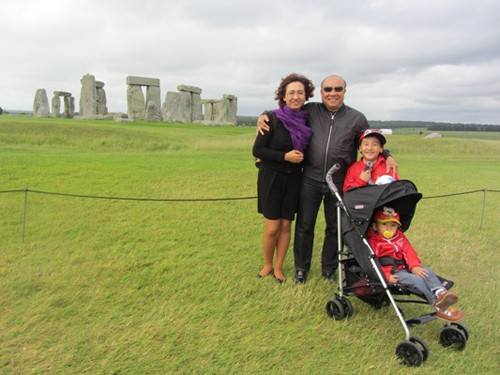 2. BTV Vân Anh: Là chị cả trong lớp các BTV thường xuyên "giữ sóng" Bản tin thời sự 19h hiện tại, Vân Anh sinh năm 1975, với kinh nghiệm và tinh thần cầu tiến, chị luôn là BTV rất hoạt bát, khéo léo trong các chương trình thời sự trực tiếp. 2. BTV Vân Anh: Là chị cả trong lớp các BTV thường xuyên "giữ sóng" Bản tin thời sự 19h hiện tại, Vân Anh sinh năm 1975, với kinh nghiệm và tinh thần cầu tiến, chị luôn là BTV rất hoạt bát, khéo léo trong các chương trình thời sự trực tiếp.