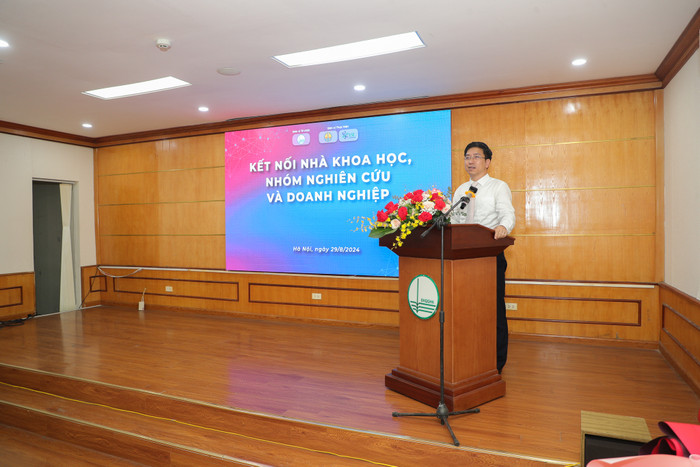 Phó Giáo sư, Tiến sĩ Trương Ngọc Kiếm, Giám đốc Trung tâm Chuyển giao Tri thức và Hỗ trợ khởi nghiệp (Đại học Quốc gia Hà Nội). Ảnh: vnu.edu.vn. VNU - Ket noi NKH, NCN voi DN (CSK) (6).jpg