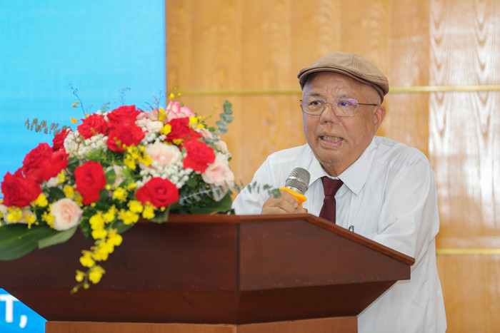 Anh hùng lao động Trương Văn Hiền, Chủ tịch Hội đồng Quản trị kiêm Tổng Giám đốc Tổng Công ty Cổ phần Vật tư Nông nghiệp Nghệ An. Ảnh: vnu.edu.vn. VNU - Ket noi NKH, NCN voi DN (CSK) (46).jpg