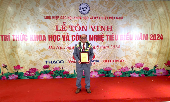 Ts Le Quoc Hai 2.jpg