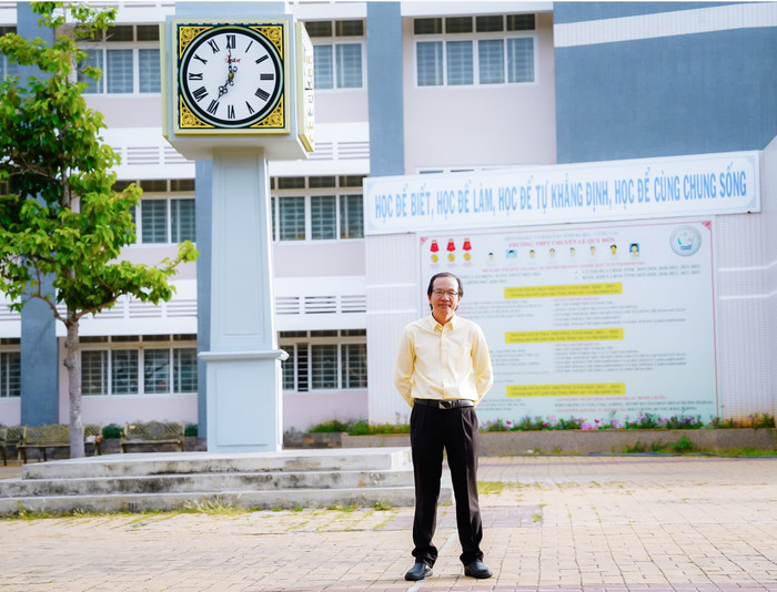 Thầy Vũ Hữu Viên, Tổ trưởng tổ Toán, Trường Trung học phổ thông chuyên Lê Quý Đôn, Bà Rịa - Vũng Tàu (ảnh: NVCC) z5641952894361_e1d316a072c2ab89b1e431629d8bc556.jpg