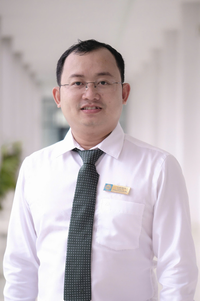 Thạc sĩ Lê Văn Vĩ, Phó Trưởng phòng Tuyển sinh và Công tác sinh viên, Trường Đại học Kinh tế - Luật (Đại học Quốc gia thành phố Hồ Chí Minh). Ảnh: NVCC. Thay Le Văn Vi ĐH KT Luật.jpg