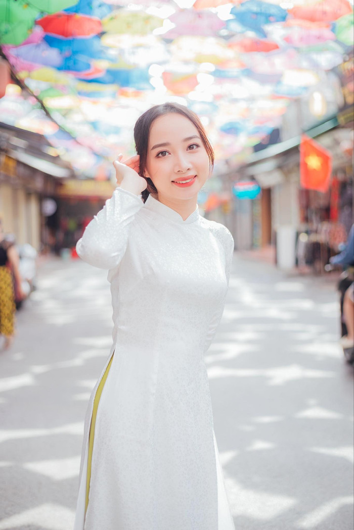 Thạc sĩ Tạ Hồng Hạnh, giáo viên môn Ngữ văn, Trường Trung học phổ thông Đào Duy Từ, Hà Nội (ảnh: NVCC) 0a6db494-efbb-430a-8186-e917ff5df9c4.jpg