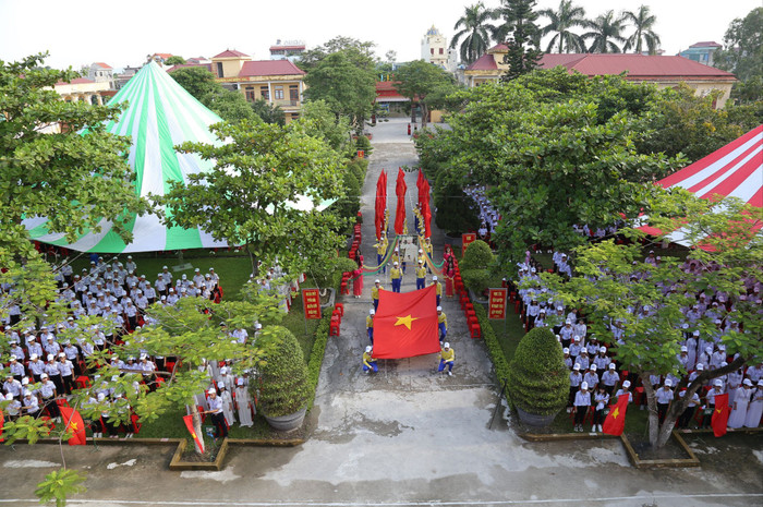 Học sinh Trường Trung học phổ thông Mỹ Tho (Nam Định). Ảnh: Website trường. Khai_giang_2019-2020__55__4b5f1001f8.jpg