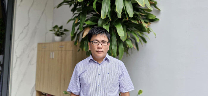 Thầy Hồ Tấn Nguyên Minh, tổ trưởng chuyên môn tổ Văn, Trường Trung học phổ thông Chuyên Lương Văn Chánh, Phú Yên (ảnh: NVCC) 2a4bb42b-d939-425b-9c24-dd860d231deb.jpg
