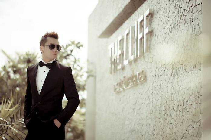 Chồng của Dung khá điển trai. Chồng của Dung khá điển trai.